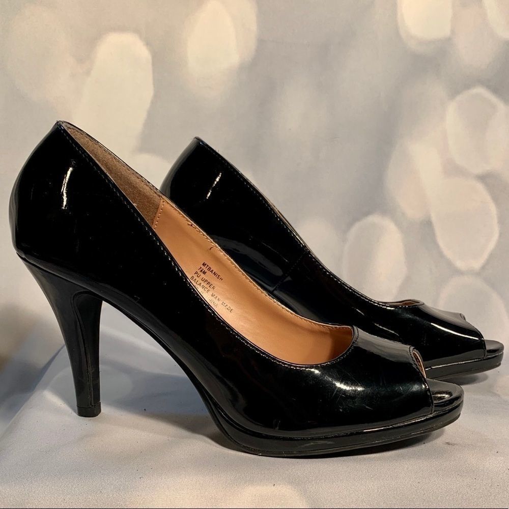 BLACK PATENT OPEN TOE HEELS by KASPER SIZE 7.5